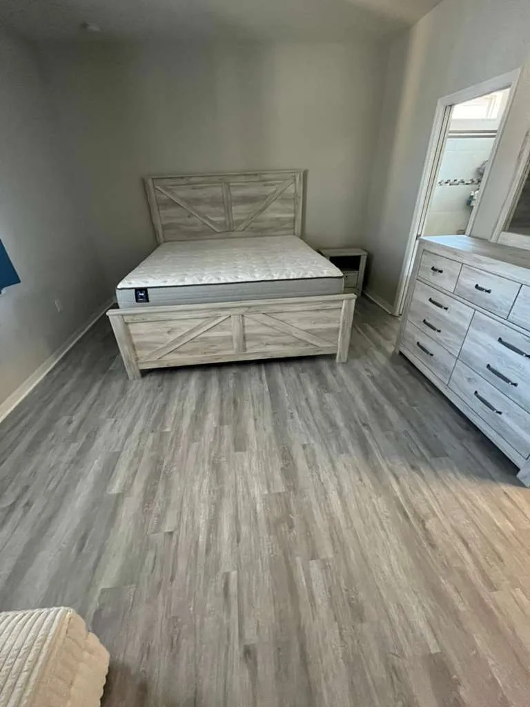 Polk City Mop-Ready LVP — photo 1